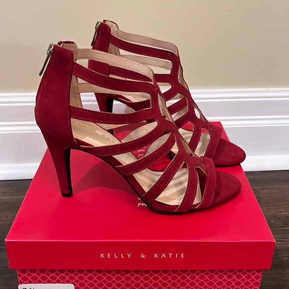 Kelly & Katie Red Jazelle Faux Suede Heel 7.5 Size - Picture 3 of 7